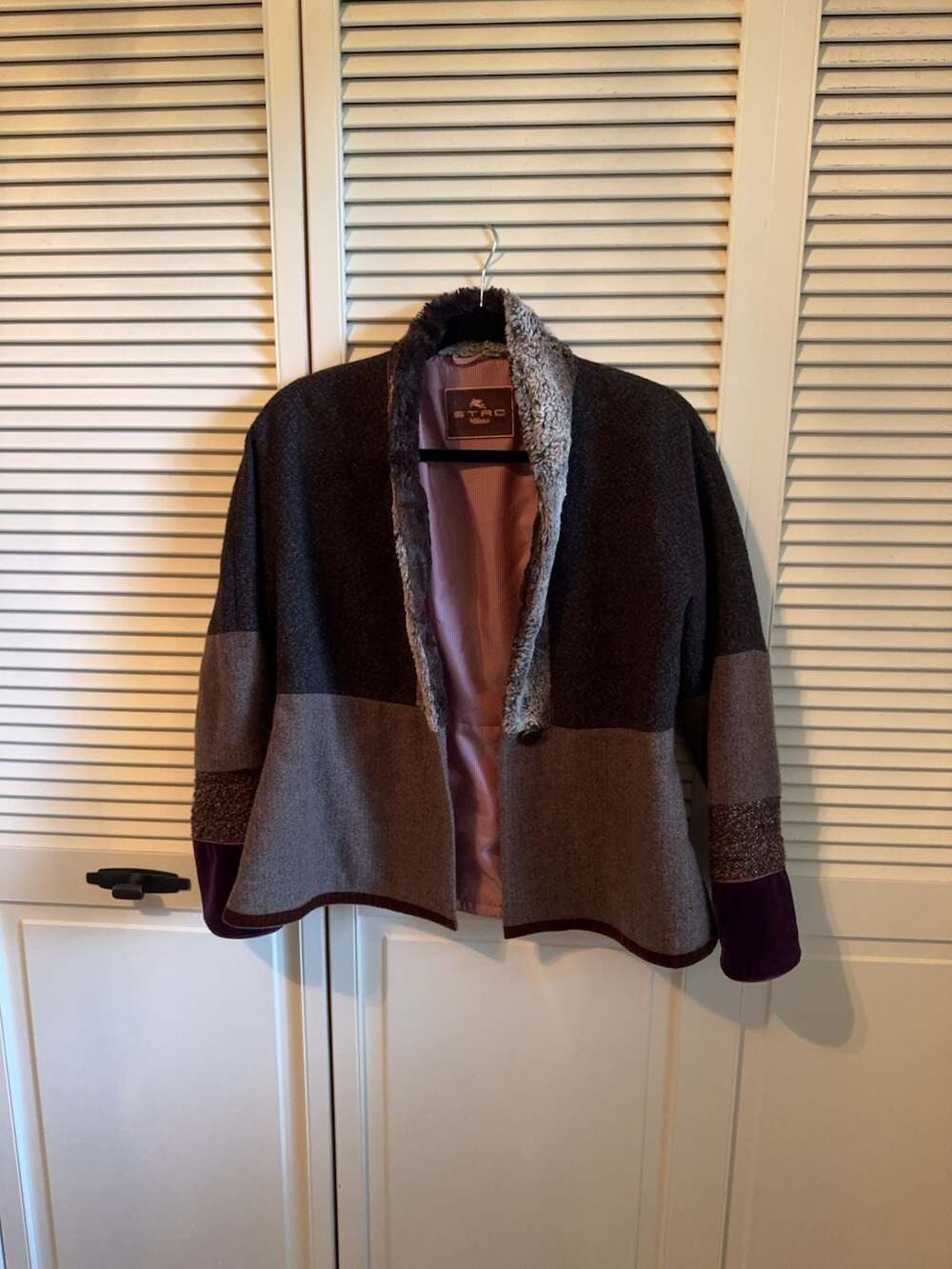 Etro Milano Size 46 Mixed Media Wool Blend Jacket with Faux Fur Collar